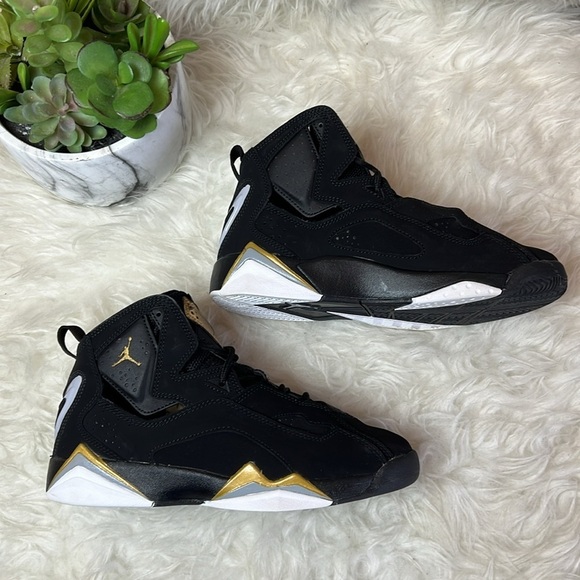 Nike GS Air Jordan True Flight ‘Black Metallic Gold' Basketball Shoes Size 5Y - Picture 6 of 17